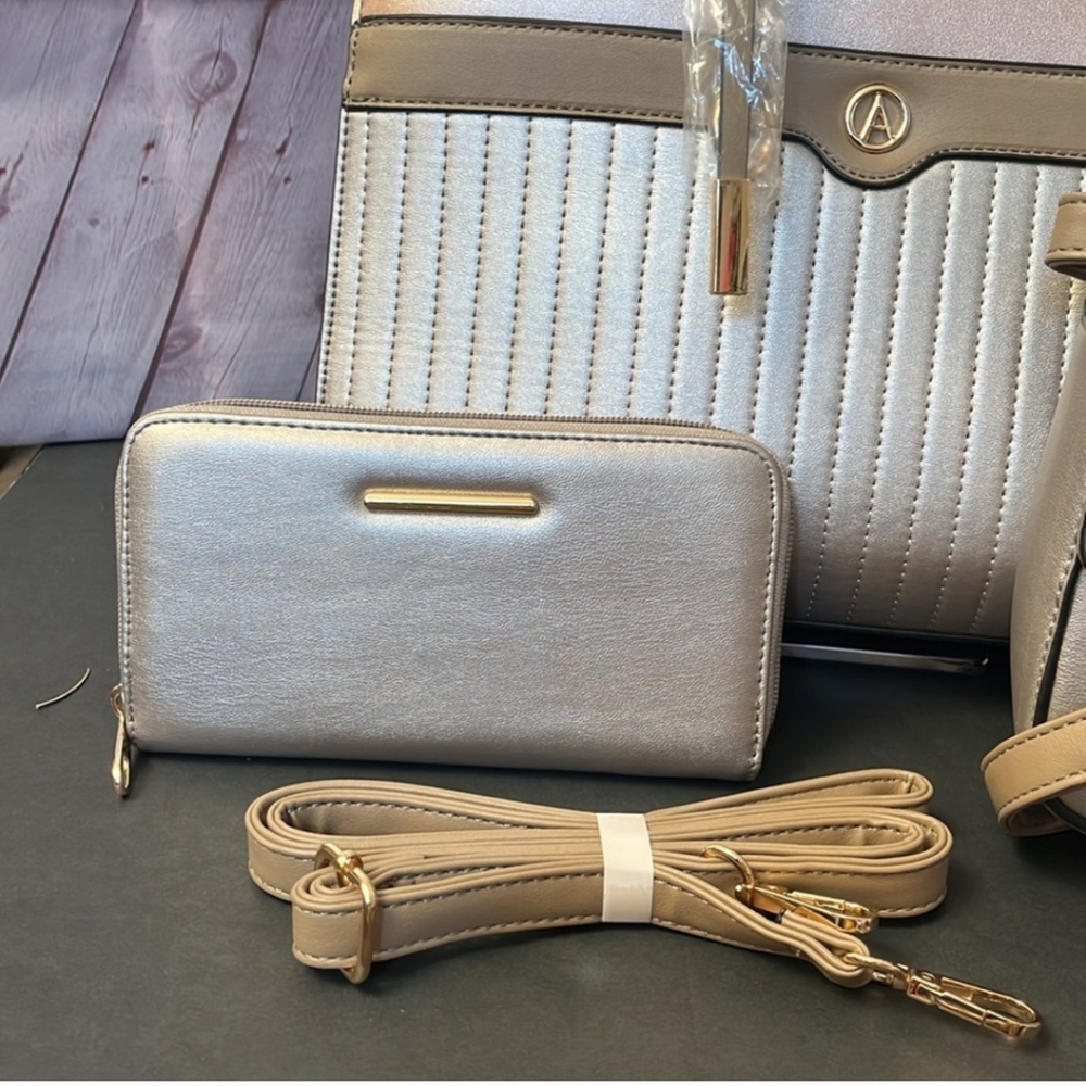 3 Piece NWT Bag Bundle Set Large Crossbody Tote + Medium Shoulder Bag + Wallet - Picture 6 of 15